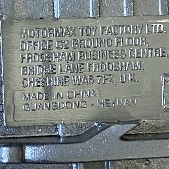 Motormax 1949 Mercury Black Diecast Model Car 1:24 Scale - Picture 10 of 11